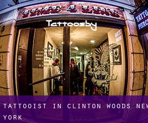 Tattooist in Clinton Woods (New York)