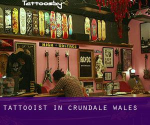 Tattooist in Crundale (Wales)
