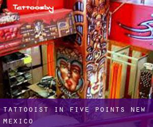 Tattooist in Five Points (New Mexico)