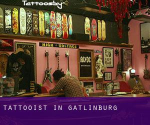 Tattooist in Gatlinburg