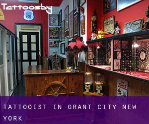 Tattooist in Grant City (New York)