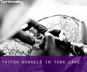 Tattoo winkels in Tunk Lake